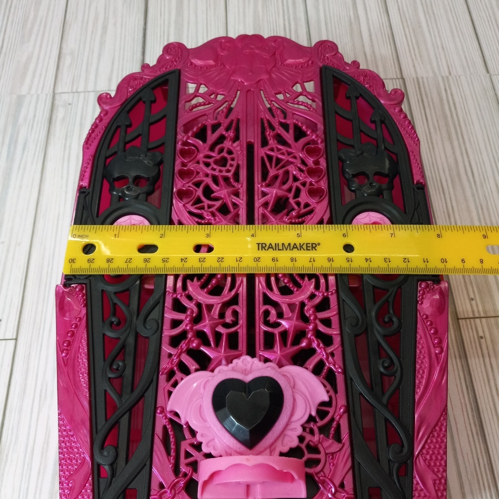 Monster High Draculaura Wardrobe Closet - Picture 10 of 10